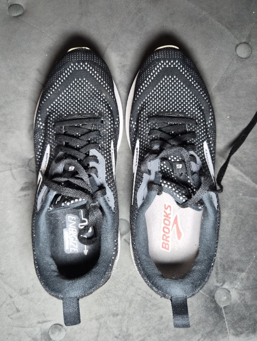 Brooks Revel Running Shoes 8.5 Medium B - Black with White Accents - Picture 8 of 9